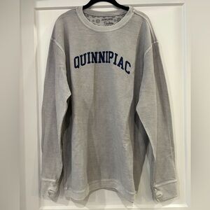NWT Quinnipiac University Light Gray Ribbed Crew